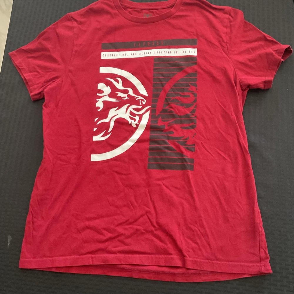 Express Shirt Womens Large Red Lion Graphic Tee Tagless Cotton Casual Streetwear
